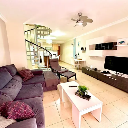 Charming 3 Bedroom Apartment Playa de San Juan  Exterior photo
